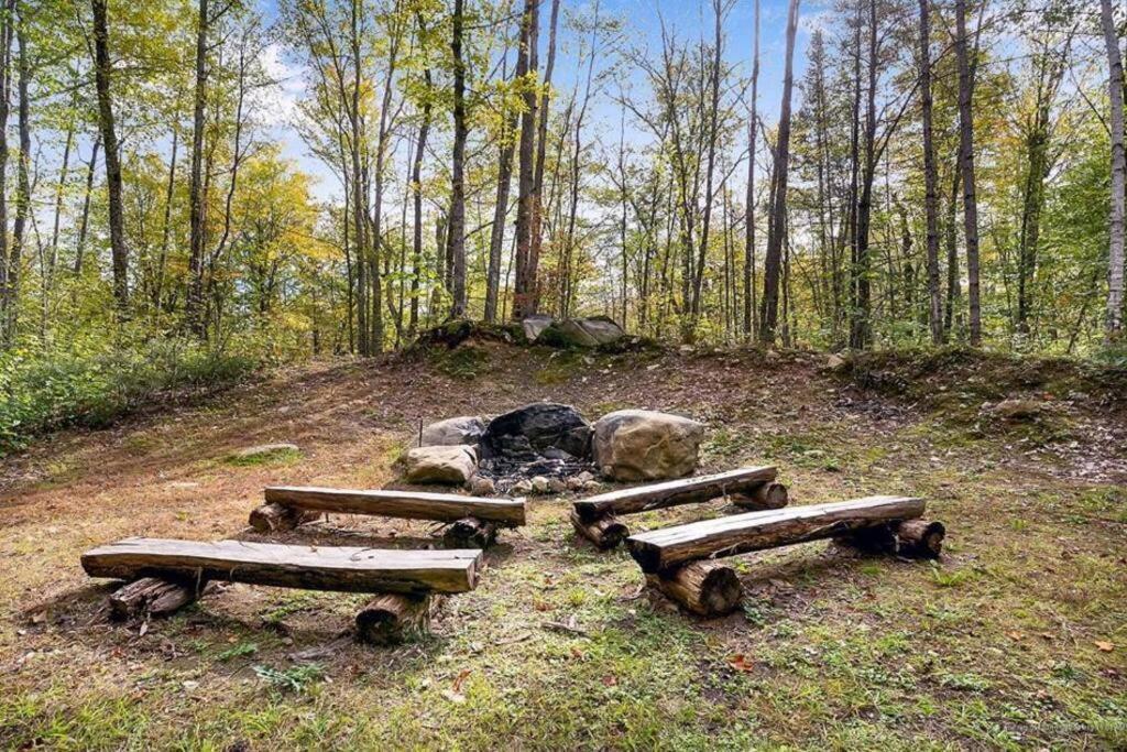 Treehouse In Maine Woods- The Grand Oak Villa Lovell Exterior photo